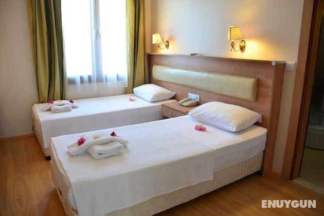 Room for 3 People