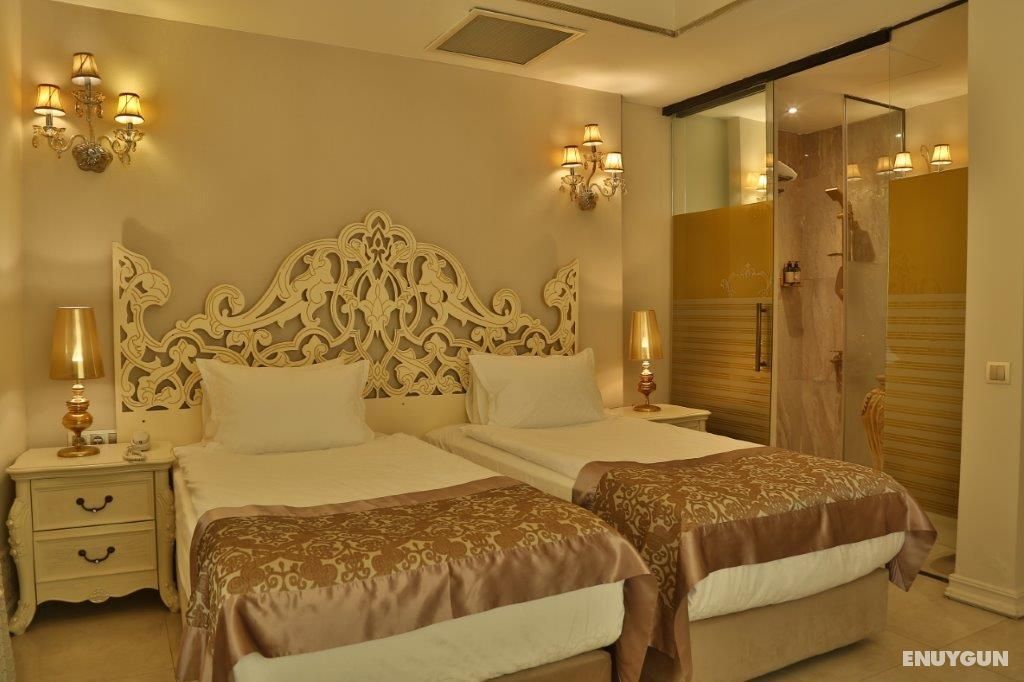 Deluxe Room with Pool or Garden View