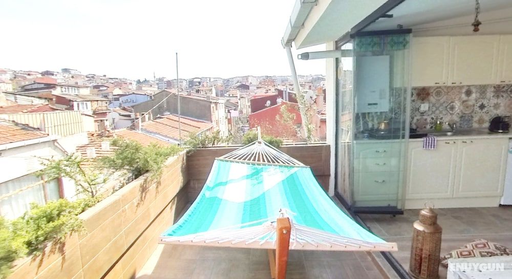 Romantic Loft, 1 Double Bed, Terrace, City View