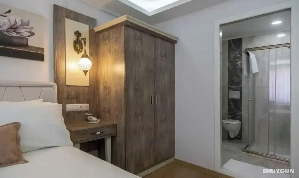 Classic Double Room with City View