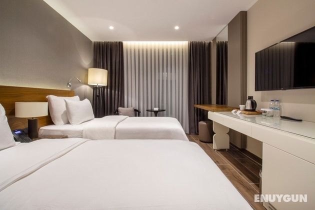 Superior Room, 2 Twin Beds, City View