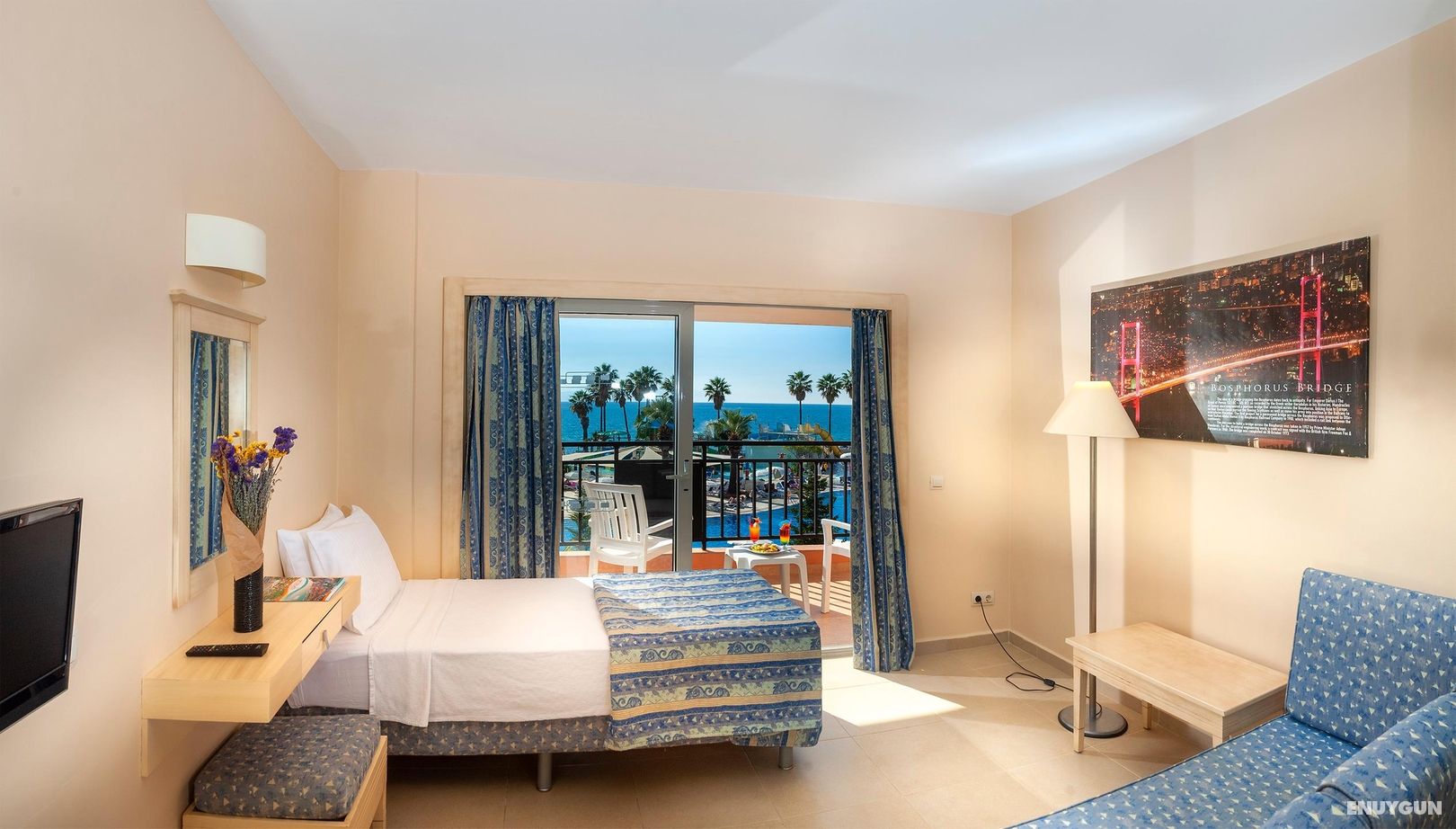 Family Room Sea Side