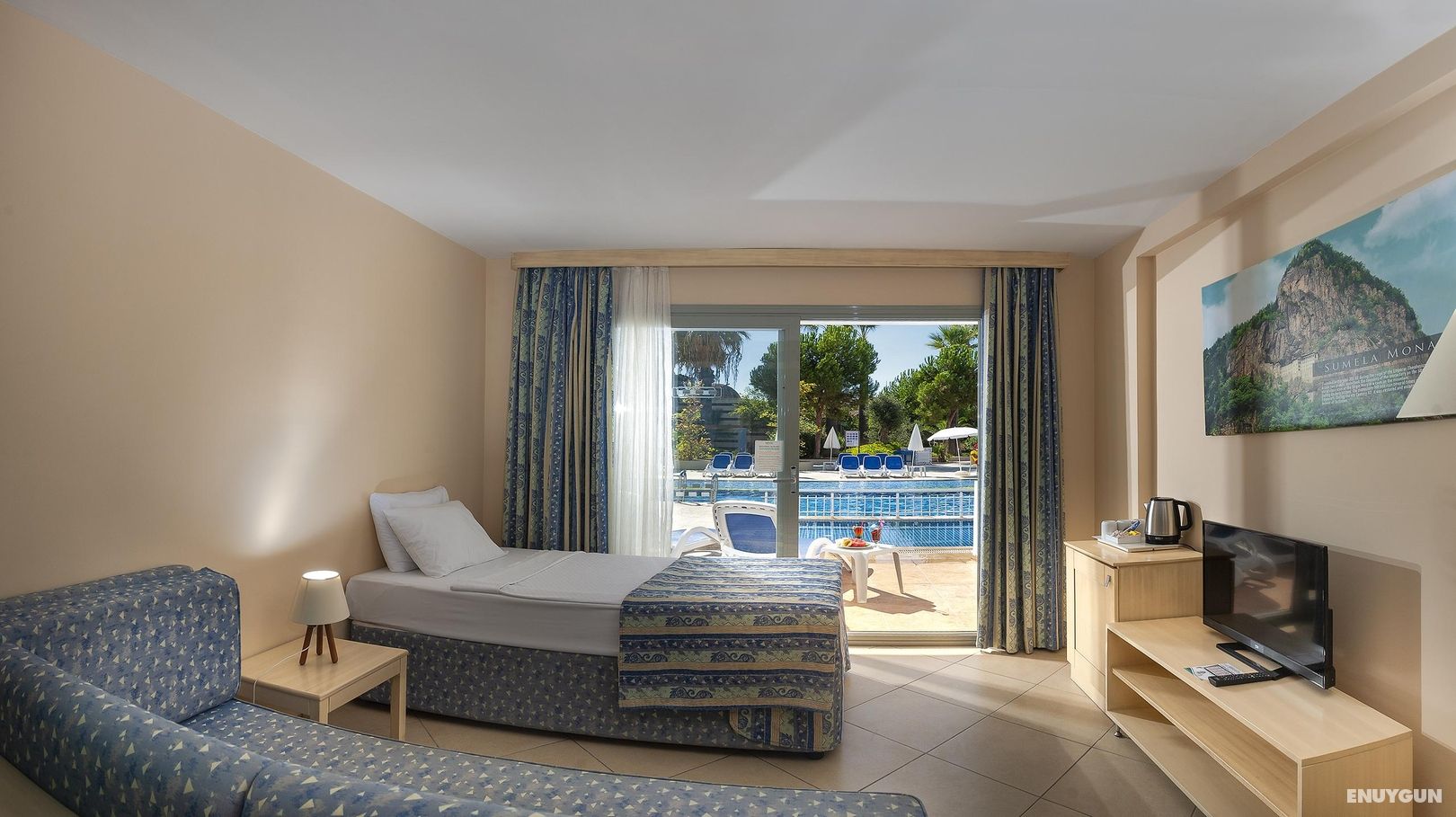 Family Pool Suite