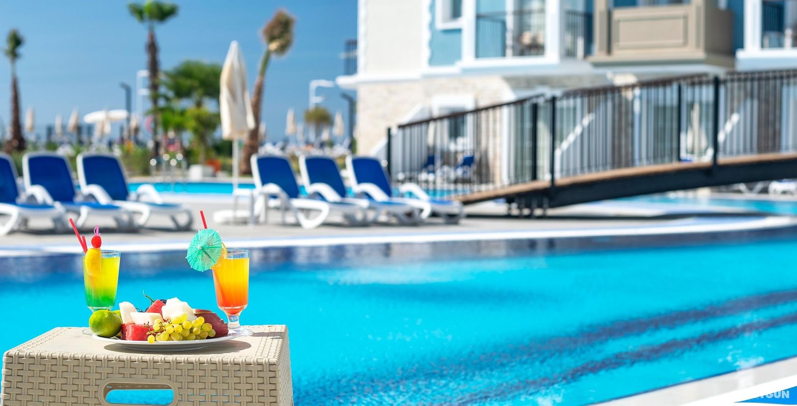 Superior Pool Suite