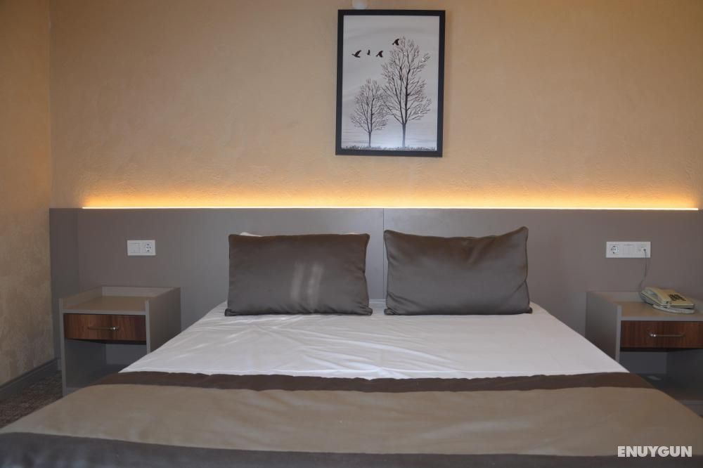 Standard Room, Forest or Pool View, Balcony