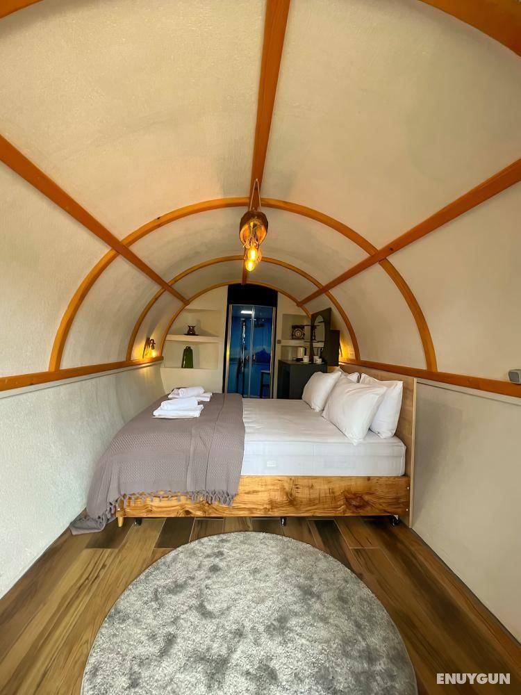 Hobbit House, Garden View, Balcony