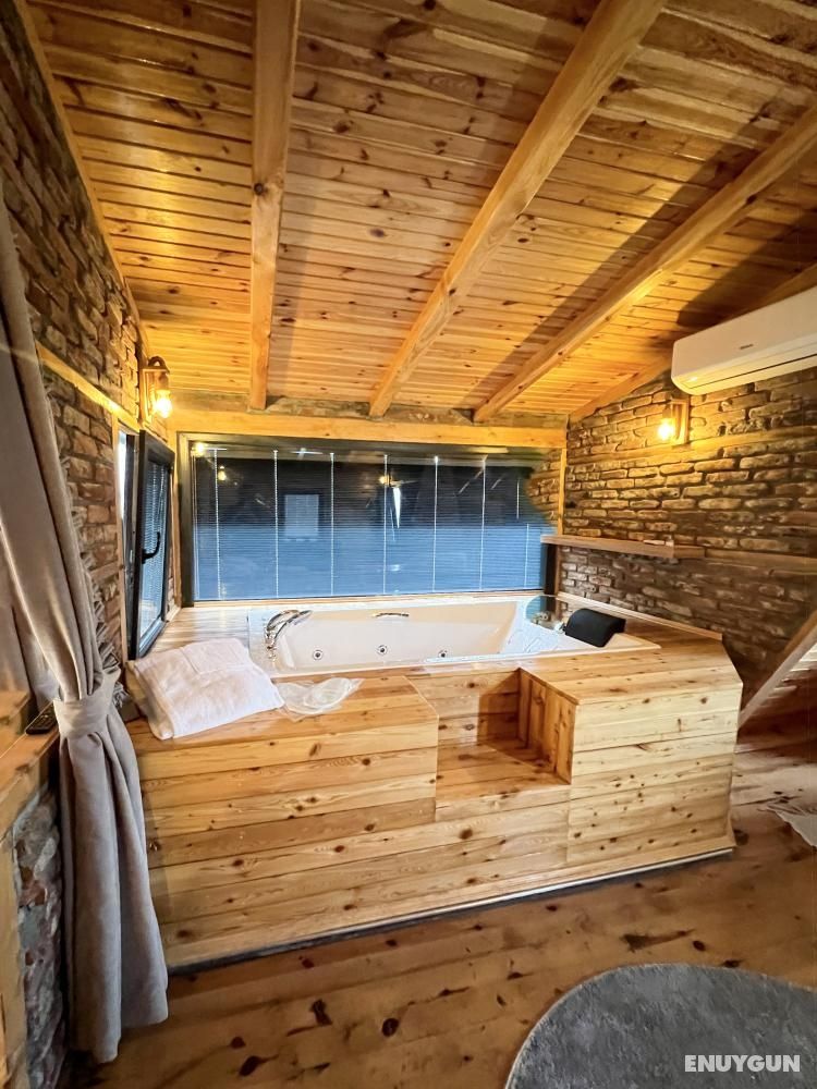 Deluxe Duplex Room, Garden View, Jacuzzi