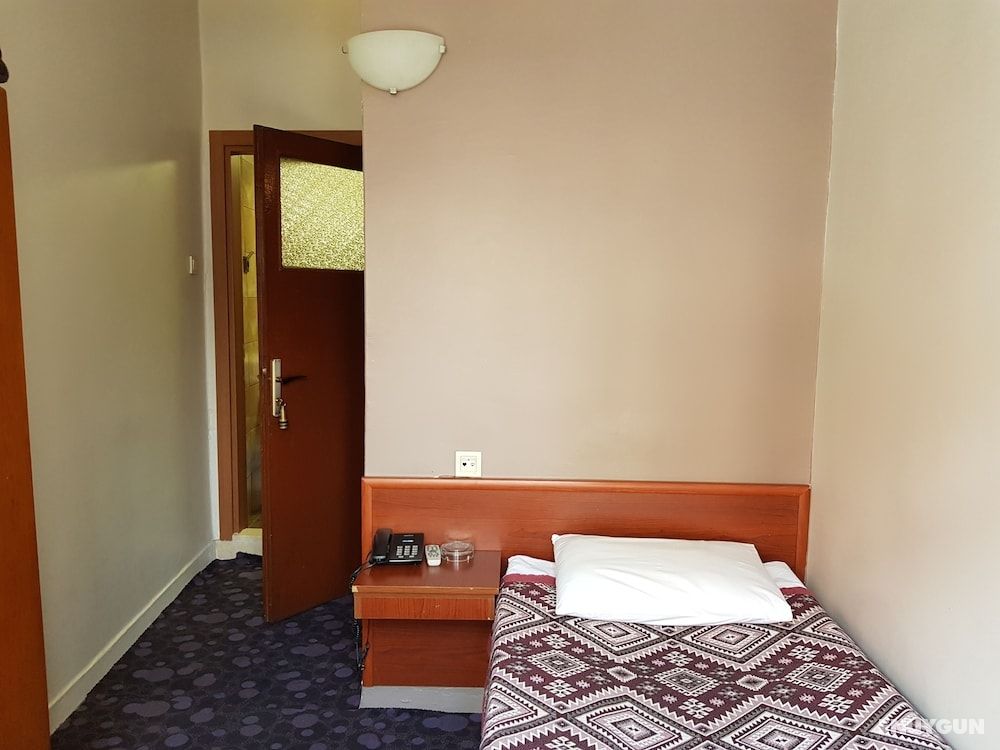 Economy Single Room