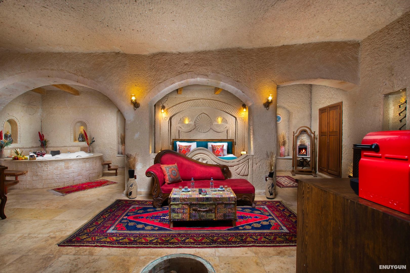 Royal Cave Suite with Fireplace and Jacuzzi