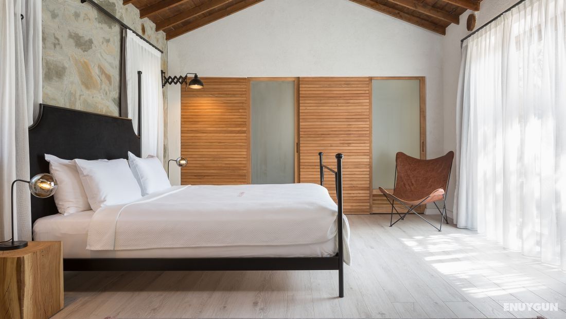 White Suite