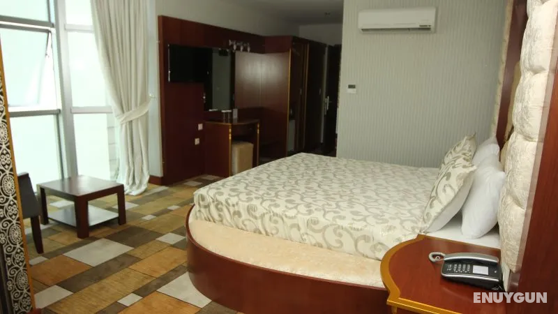 Junior Suite Custom Room