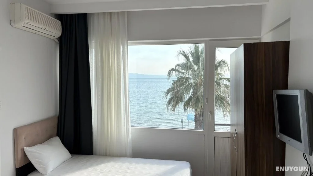 Standard Room Quad with Sea View