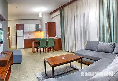 Suite Family Room