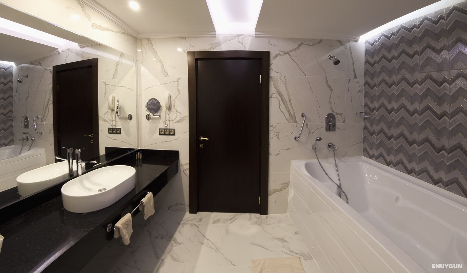 Standard Custom Room with Bathtub