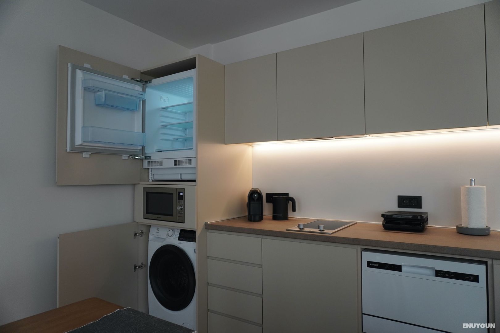 Superior Studio, City View