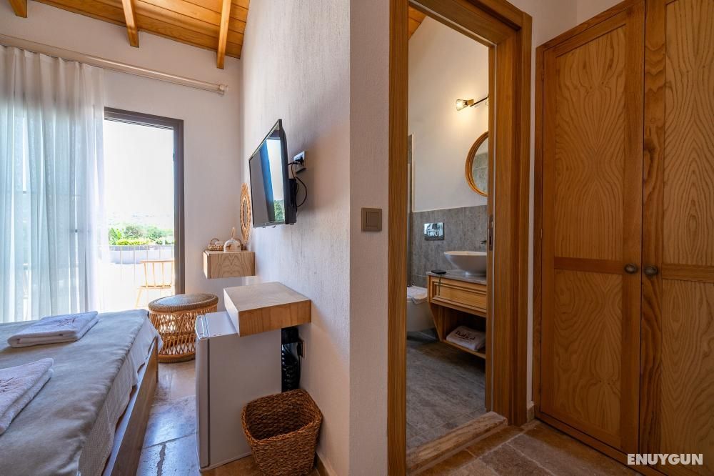 Standard Triple Room, Garden View, Balcony