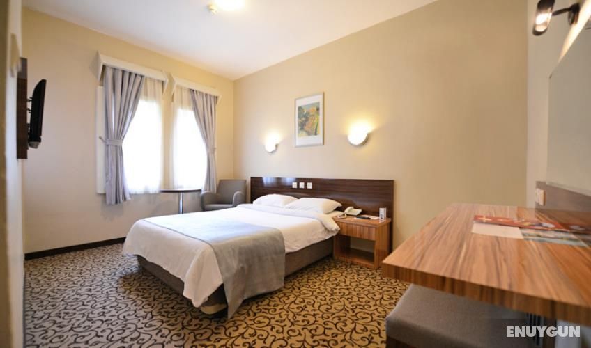 Standard Custom Room
