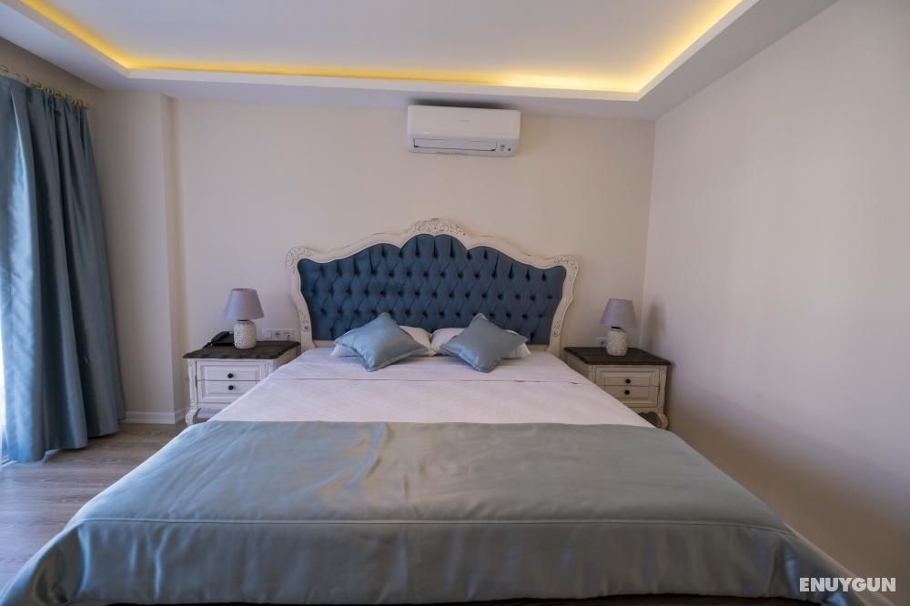 Deluxe Room, Pool or Garden View, Non-smoking Room