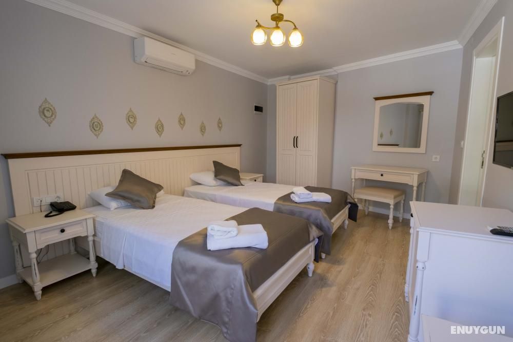 Suite Two Twin Rooms, Pool or Garden View
