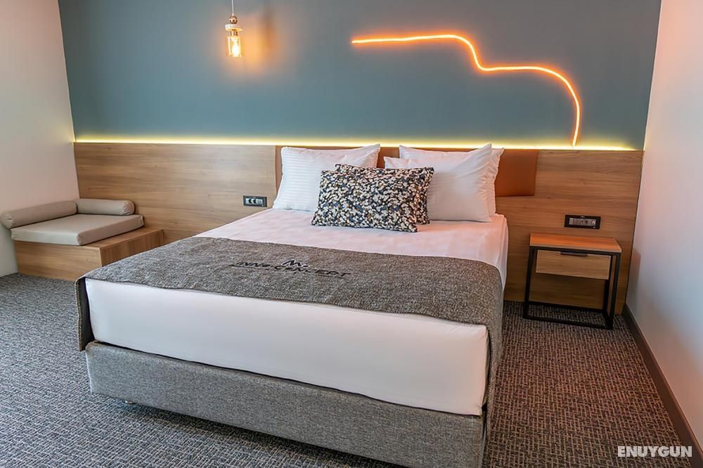 Standard Room, Garden or Street View, Air Conditioning