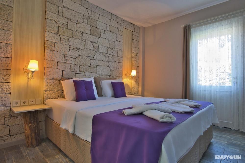 Deluxe Room with Pool or Garden View