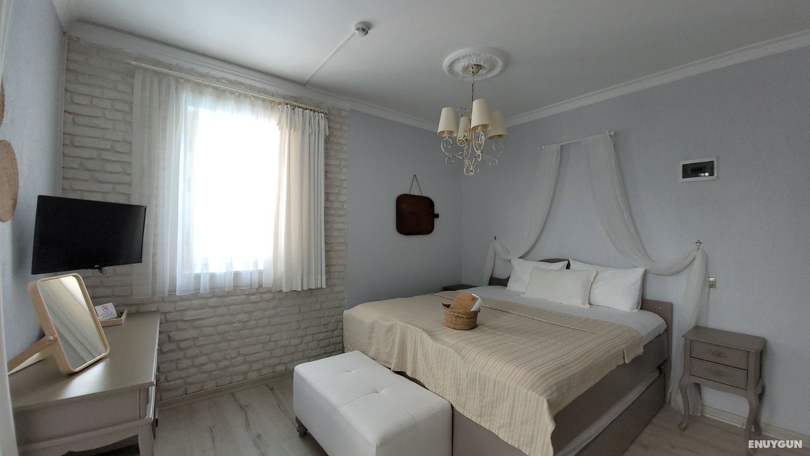 Family Room, Partial Sea View
