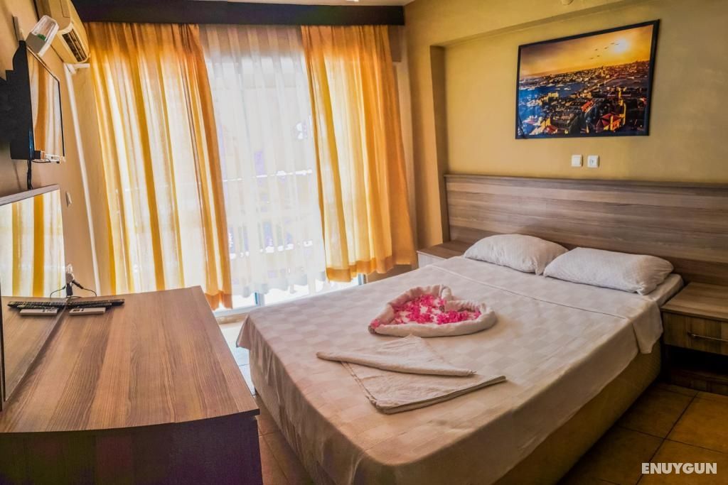 Standard Room, Land or Pool View