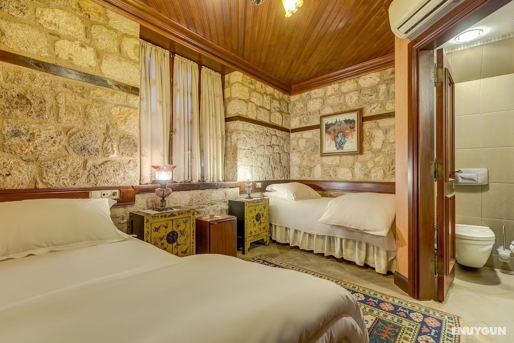Behice Deluxe Twin Room