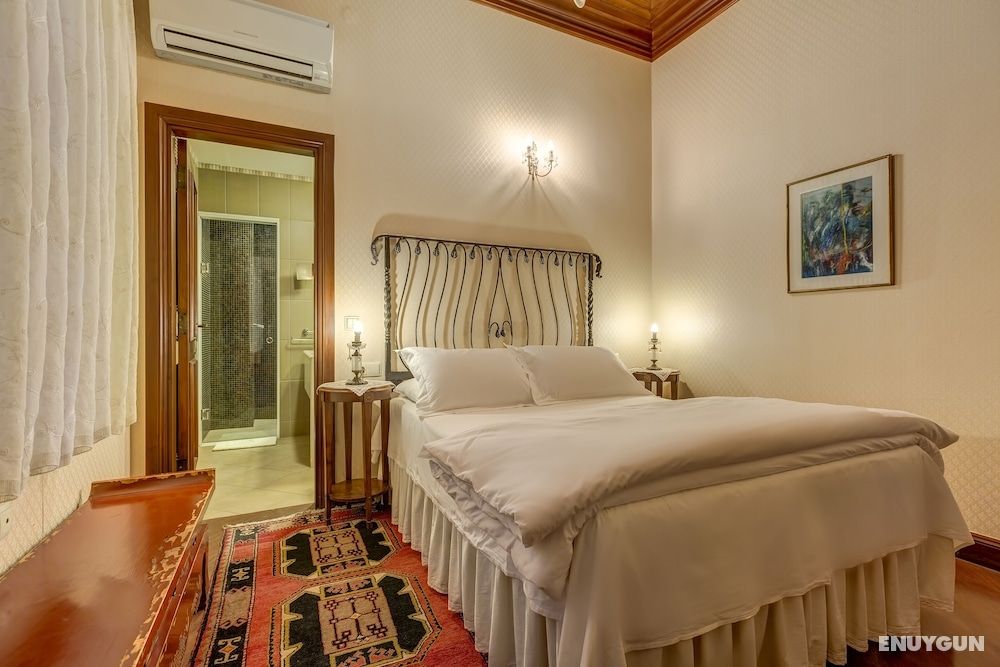 Vivianne Standard Double Room