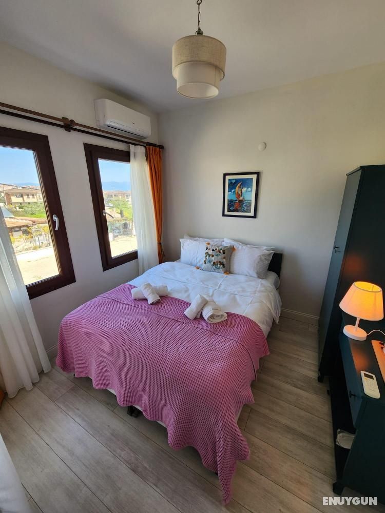 Standard Room, Partial Sea View