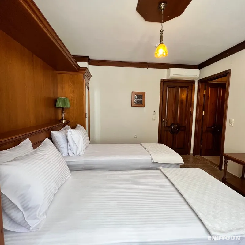 Standard Twin Room (single bed)