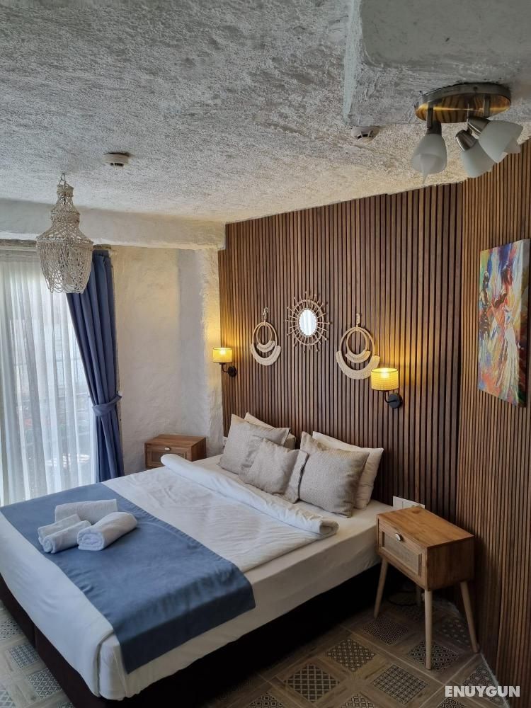 Deluxe Room, Pool and Garden View, 1st Floor