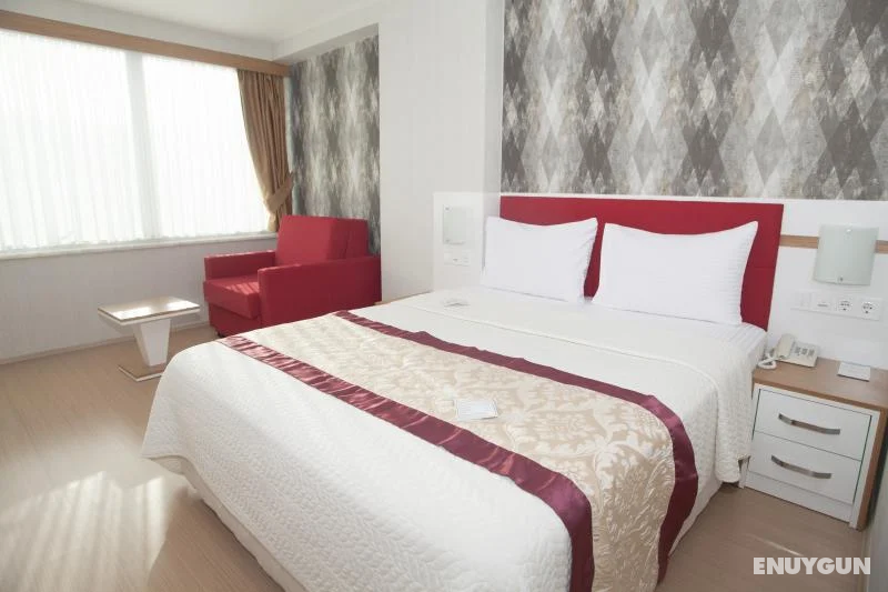 Standard Custom Double or Twin Room