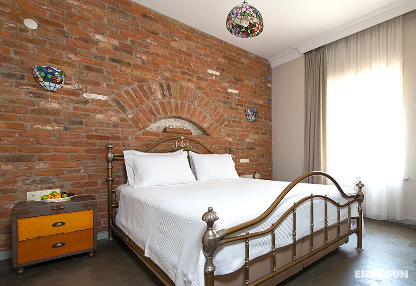 Suite, City View