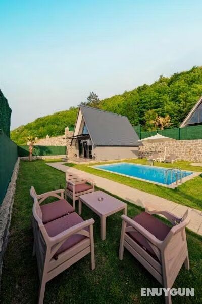Bungalow, Lake View, Private Heated Pool