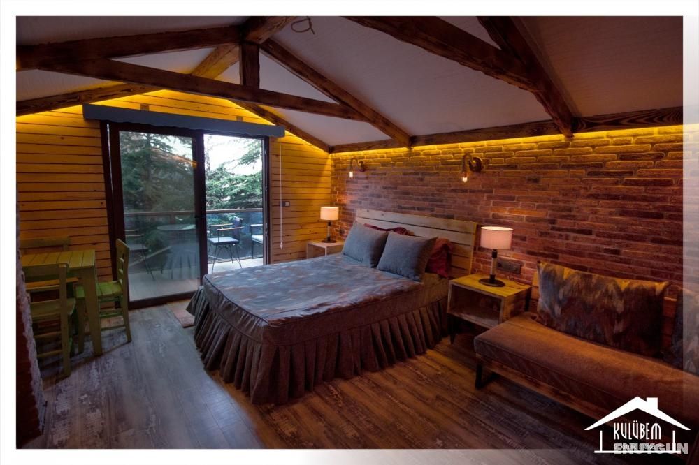 Deluxe Room with Balcony, Pool View, Terrace