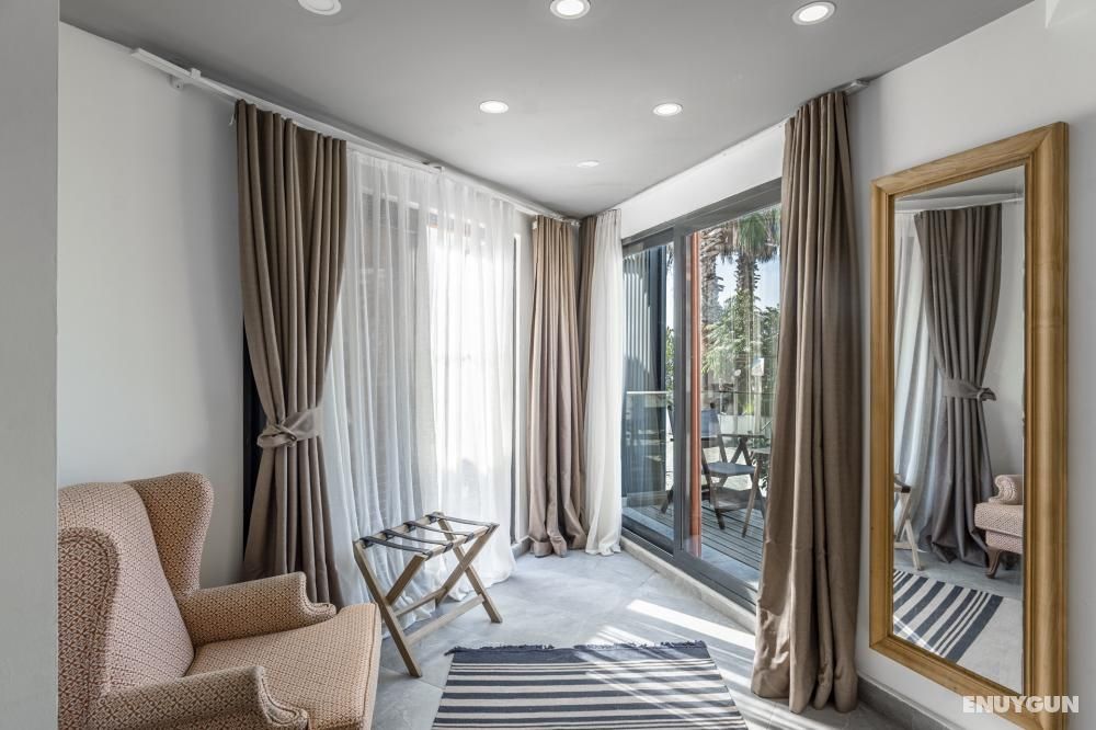 Deluxe Room, Land or Partial Sea View