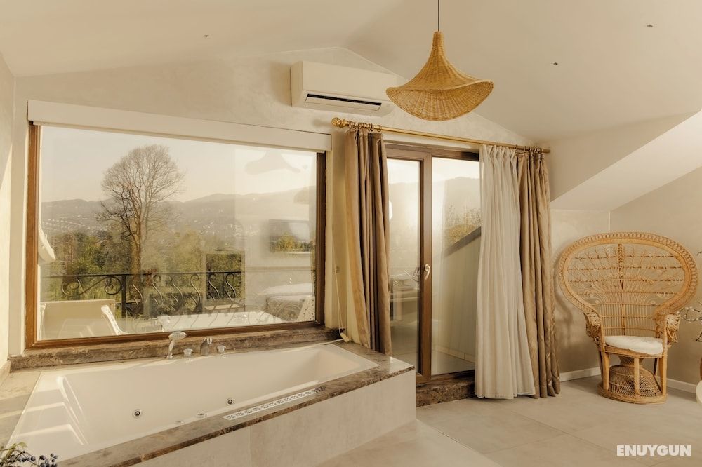 Superior Double Room, 1 King Bed, Hot Tub, Garden View