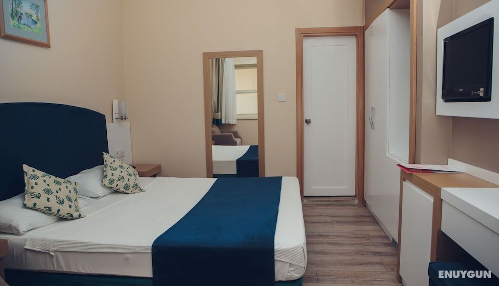 Economy Room