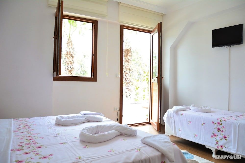 Standard Triple Room, Sea View, Courtyard