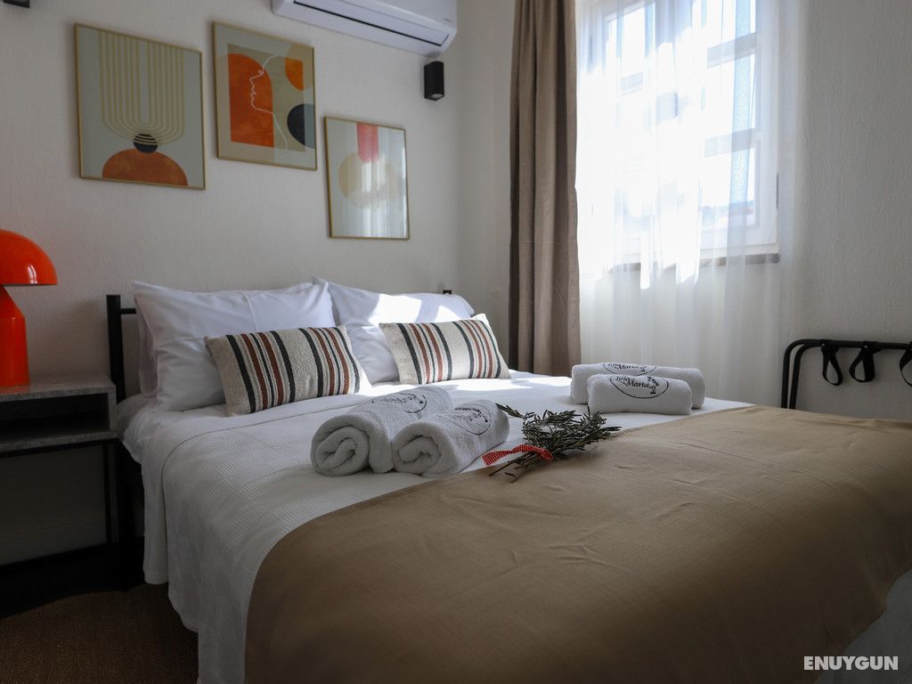 Deluxe Custom Room