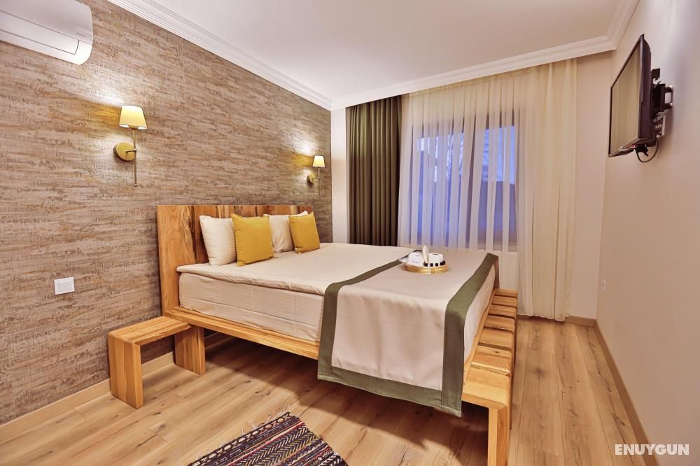 Economic Room, Land View