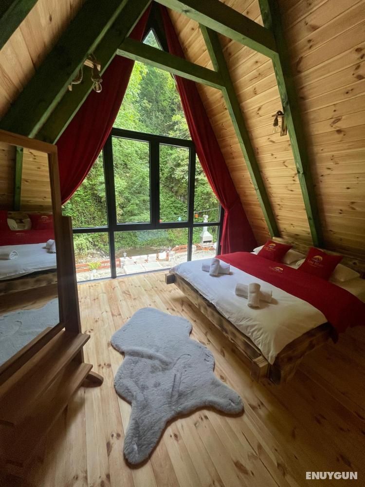 Deluxe Room with Stream and Forest View, Decorative Fireplace & Jacuzzi