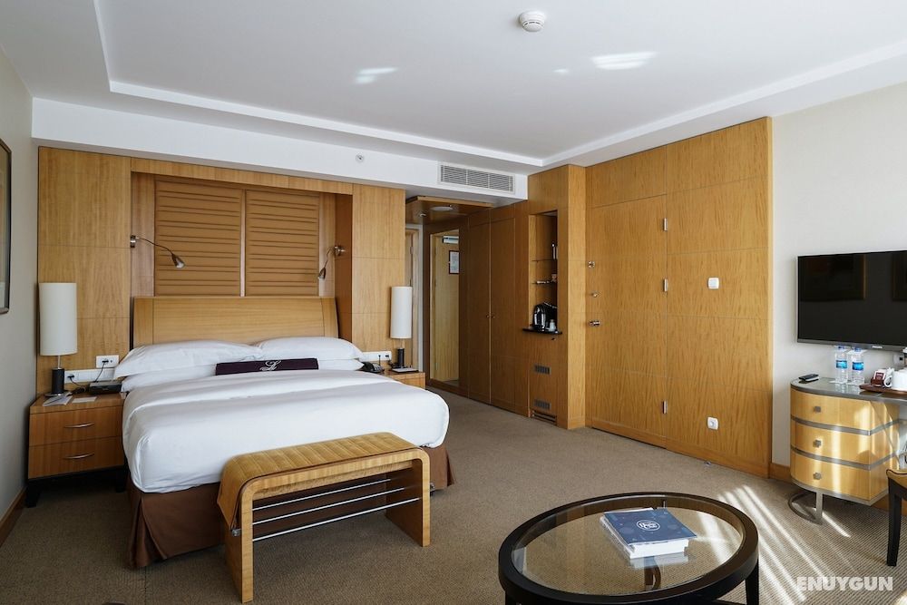 Deluxe Room, 1 Queen Bed