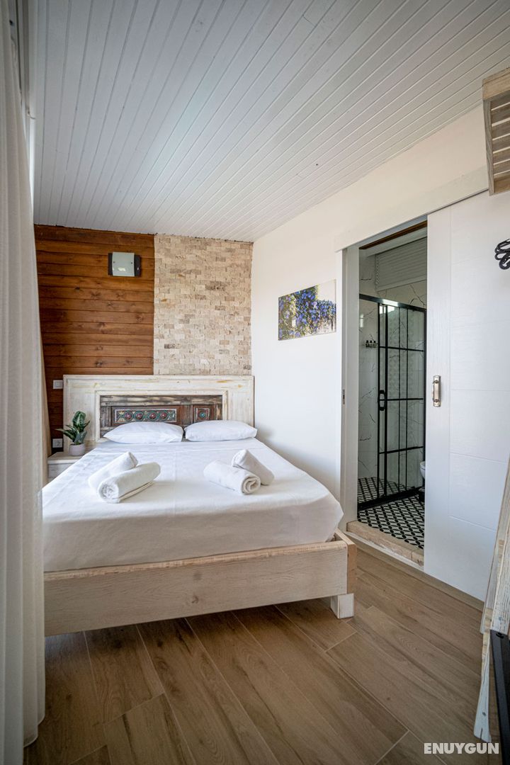 Economy Room, Partial Sea View