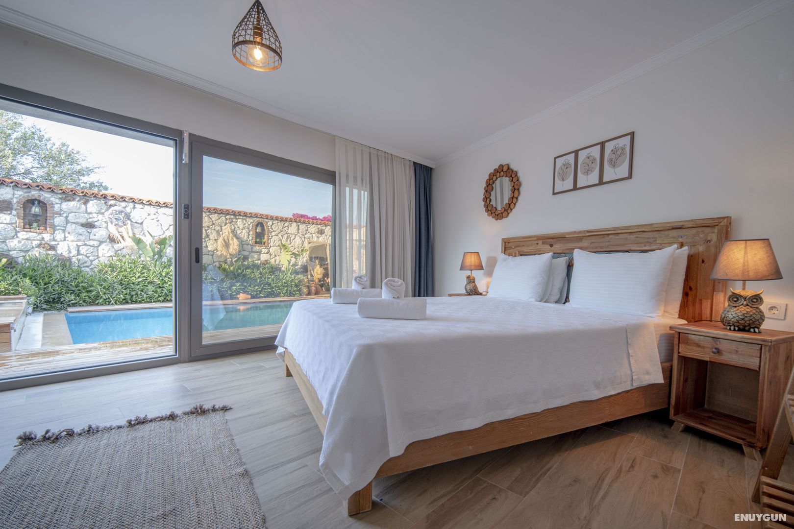 Deluxe Pool Room, Pool View