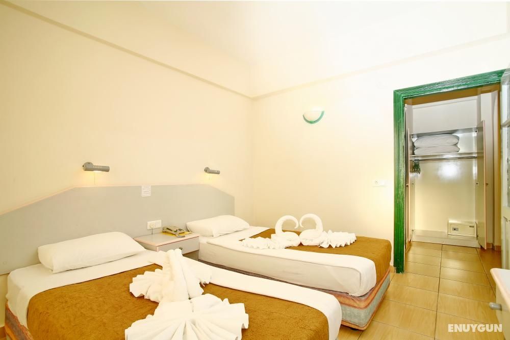 Apartment, Partial Sea View