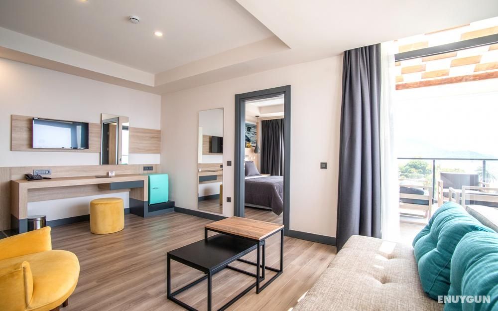 Suite, Sea View, Balcony