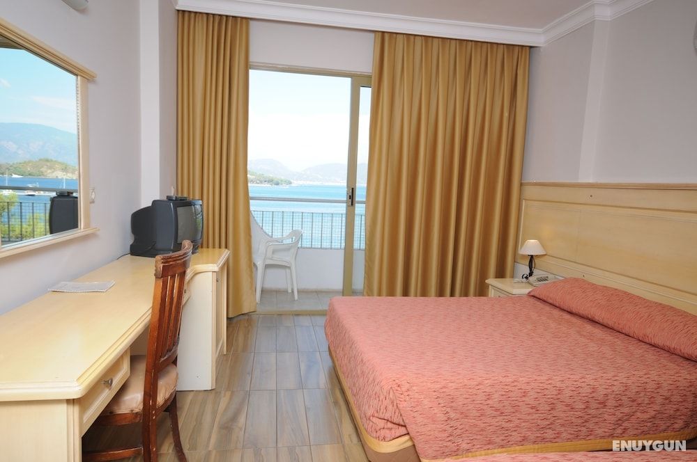 Standard Double or Twin Room with Sea View
