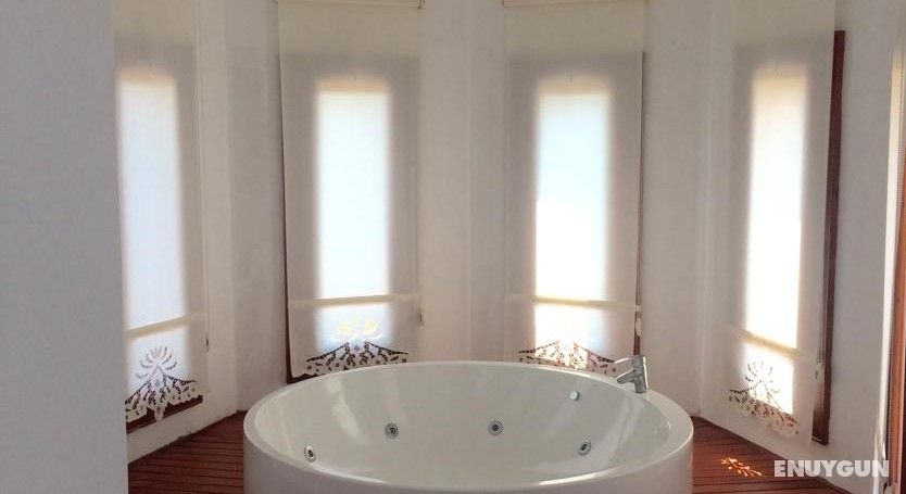 Suite Room with Jacuzzi, Sea View